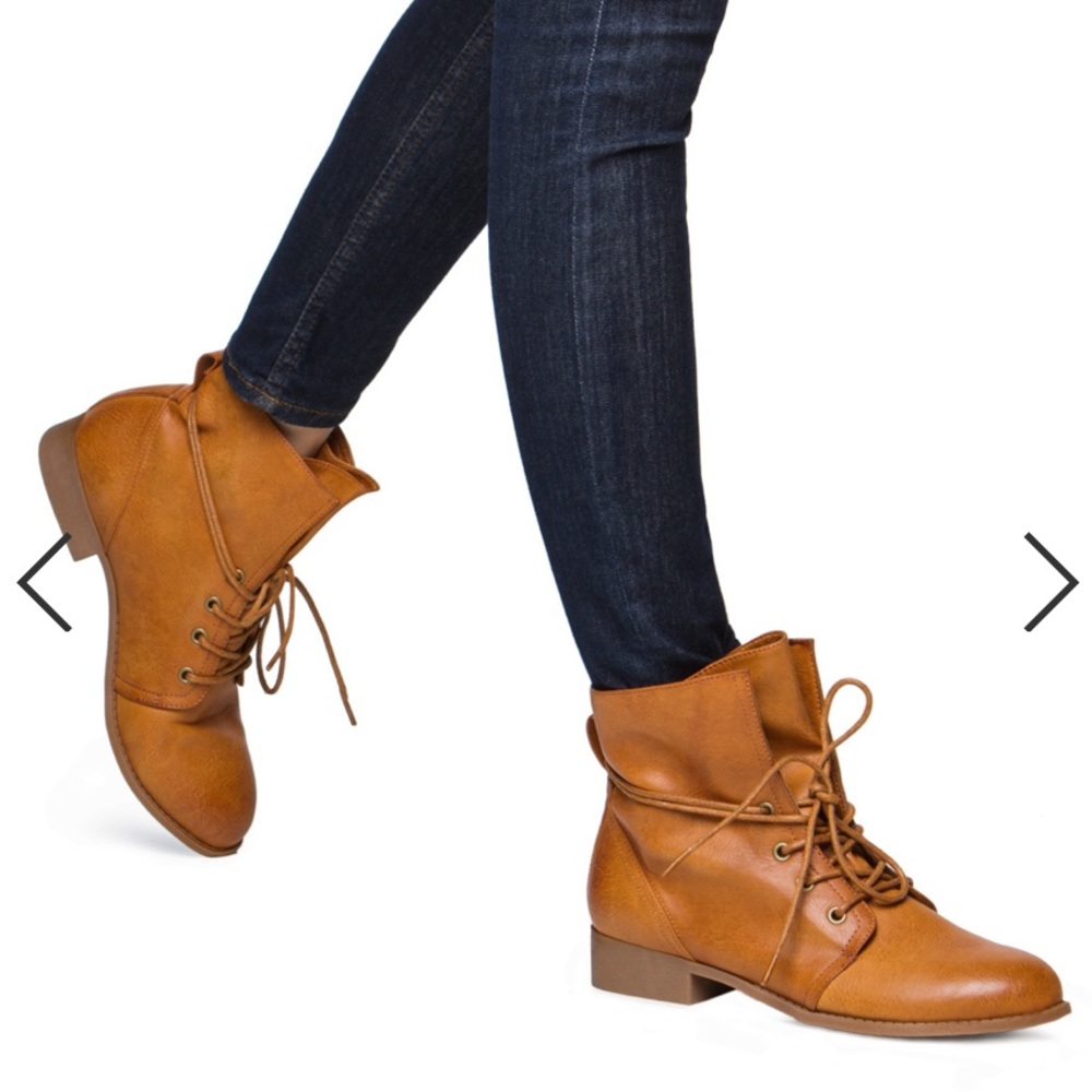 SHOE DAZZLE ❤️🔥 IRIS BOOTS SIZE 6.5